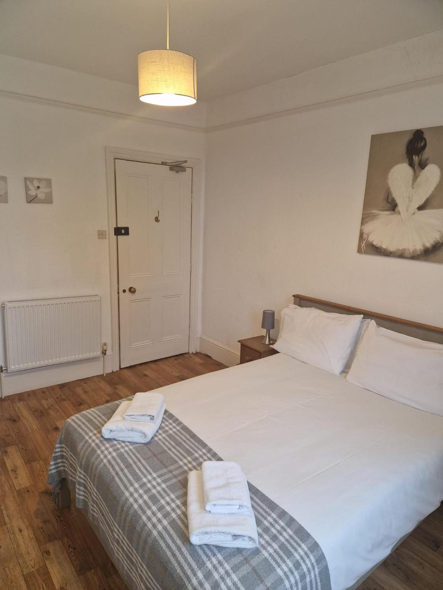 Hereford - Falcon House - Spacious 5 Bedroom House With Games Room - Sleeps 14 Guests - Great Property For Family & Friends Gathering Together - Hosted By Rentmyhouse Экстерьер фото