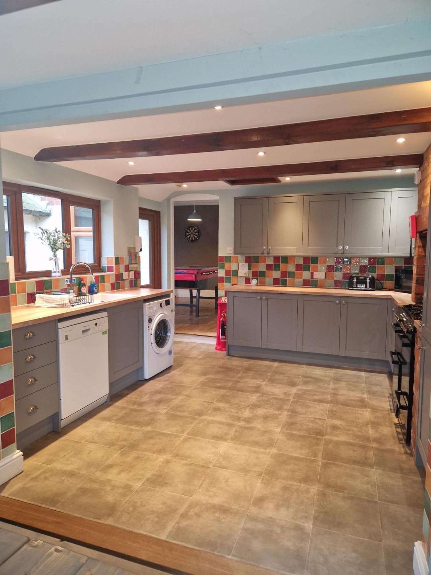 Hereford - Falcon House - Spacious 5 Bedroom House With Games Room - Sleeps 14 Guests - Great Property For Family & Friends Gathering Together - Hosted By Rentmyhouse Экстерьер фото