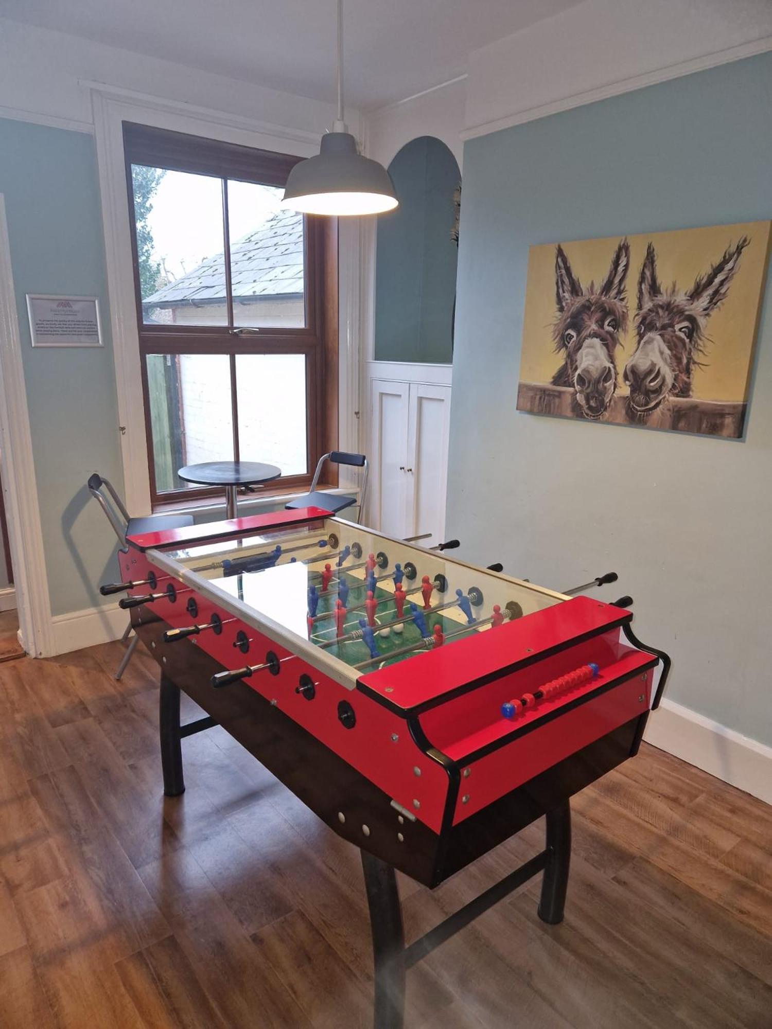 Hereford - Falcon House - Spacious 5 Bedroom House With Games Room - Sleeps 14 Guests - Great Property For Family & Friends Gathering Together - Hosted By Rentmyhouse Экстерьер фото