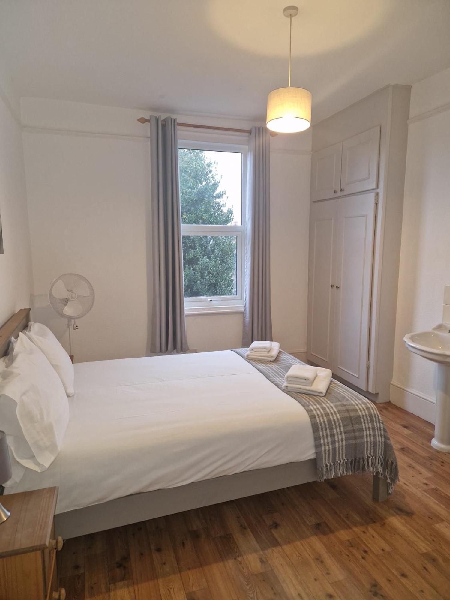 Hereford - Falcon House - Spacious 5 Bedroom House With Games Room - Sleeps 14 Guests - Great Property For Family & Friends Gathering Together - Hosted By Rentmyhouse Экстерьер фото